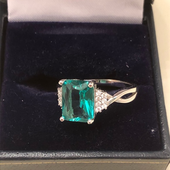 NWOT Sterling Silver Created Emerald Cut Paraiba Tourmaline Ring - Picture 4 of 10